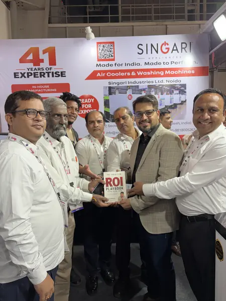 Reader with The Exhibition ROI Playbook 12